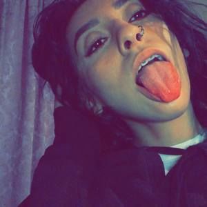 Meet your Posher, Cassandra